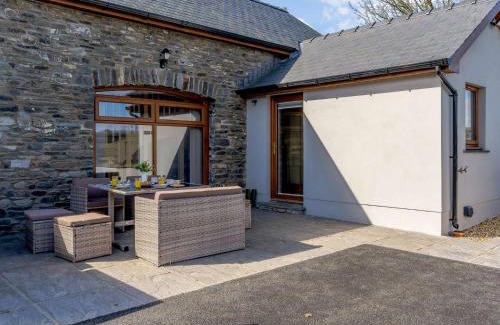 Lampeter House | 2 Bed in Lampeter 86507