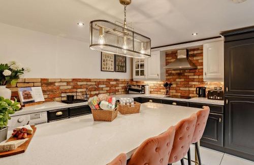 Leyburn House | 2 Bed in Leyburn 93162