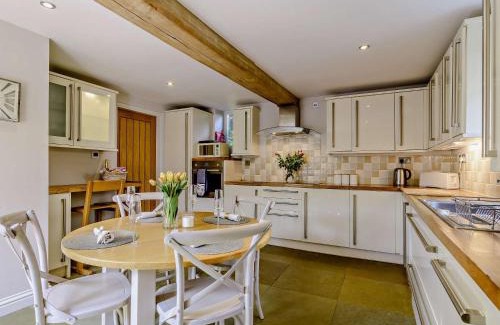 Rastrick House | 2 Bed in Lightcliffe 83521