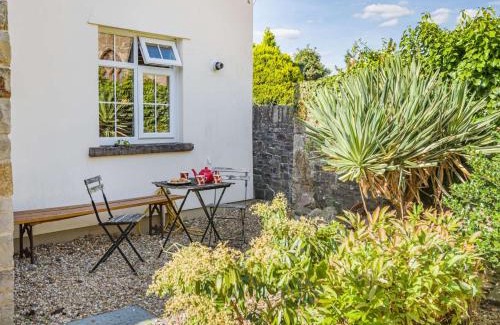Llangattock House | 2 Bed in Llangattock BN228