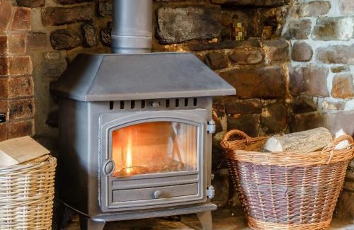 Llangynidr House | 2 bed in Llangynidr BN023