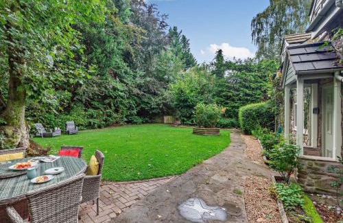 Kington House | 2 Bed in Lyonshall 93321