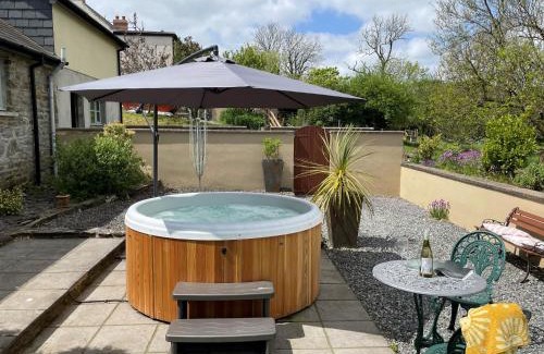 Clynderwen House | 2 Bed in Narberth 82445