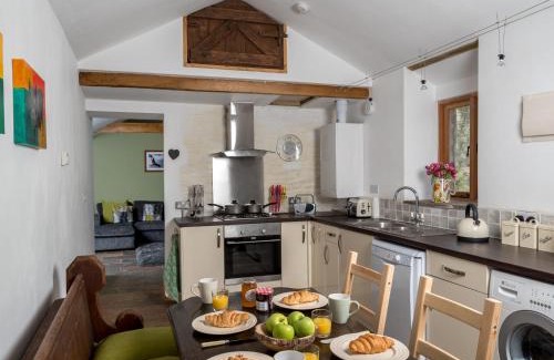 Llanfihangel Tal-y-llyn House | 2 Bed in Pengenffordd BN366