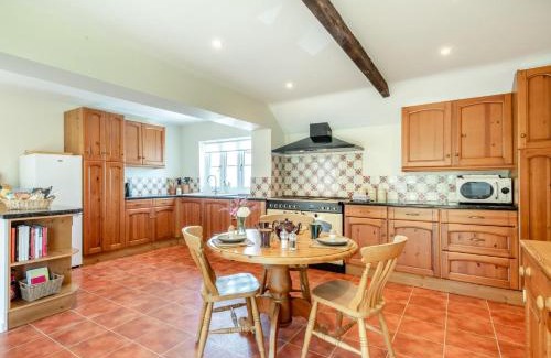 Cawston House | 2 Bed in Reepham 37016