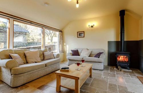 Knowstone House | 2 Bed in South Molton 86642