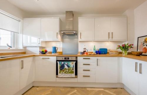 St Davids House | 2 Bed in St Davids 92137