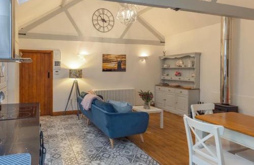 Fakenham House | 2 Bed in Stibbard 79993