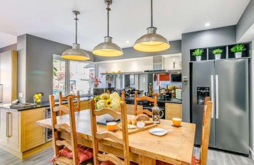 Thornton House | 2 Bed in Thornton 75164