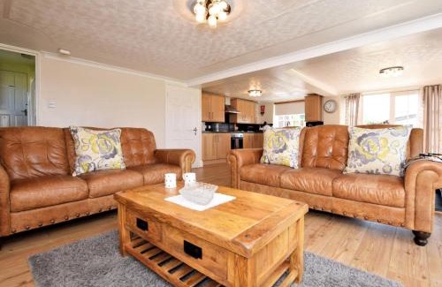 Crediton House | 2 Bed in Tiverton 51275