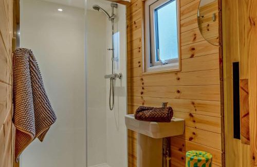 Ventnor House | 2 Bed in Ventnor 95586