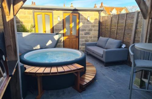 Welburn House | 2 Bed in Welburn 81551