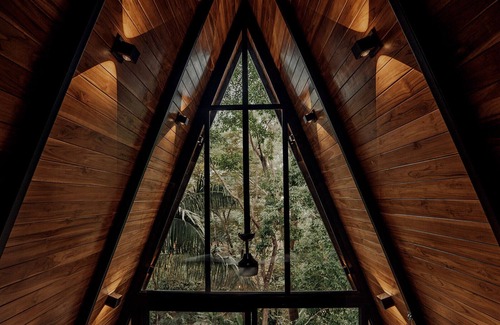 Santiago Ski Chalet | 2-Bed Jungle Chic Hideaway - New Modern Design Jungalow