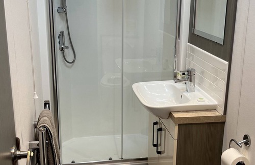 Knott End-on-Sea Cabin | 2-Bed Lodge Near Garstang and Poulton-Le-Fylde
