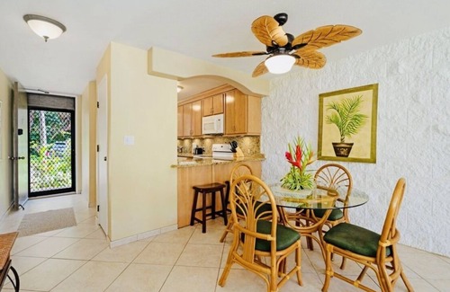 Maalaea Apartment | 2 Bed Maui Retreat with 5 miles of beach!