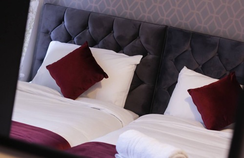 Basingstoke Apartment | 2 Bed-Modern-Apartment-Ensuite with Shower-City Vi