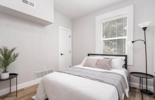 Pueblo Apartment | 2-Bed Modern Apt in the heart of Pueblo with work space