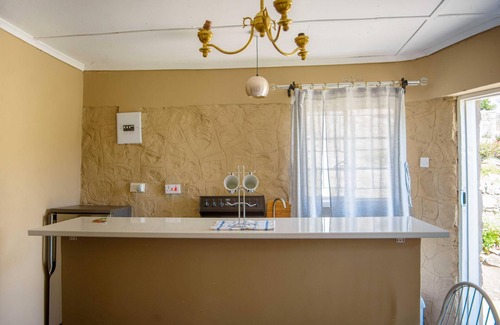 Matabeleland South Villa | 2 bed Moloko family lodge with kitchen - 2212