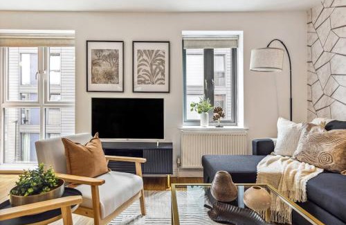 Limehouse Apartment | 2 Bed Next River Thames fast Access Central London