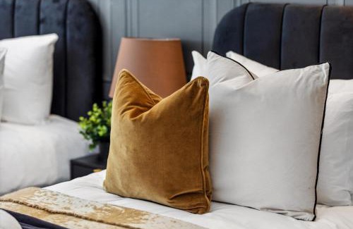 Limehouse Apartment | 2 Bed Next River Thames fast Access Central London