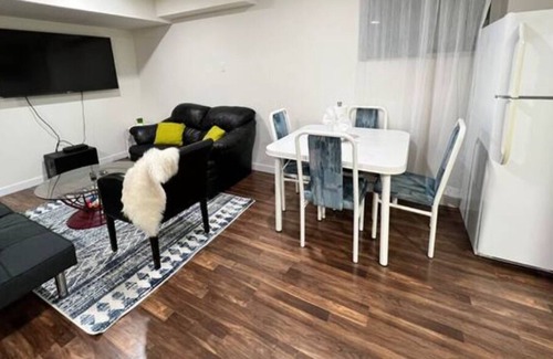 Northwest Edmonton House | 2 bed Pet Freindly bsmt suite/garage Parking