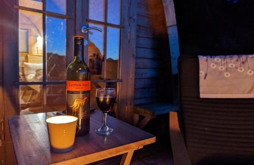 Omagh House | 2 Bed Pod Cabin-Sleeps 2-Pets-Garden-Mtn View