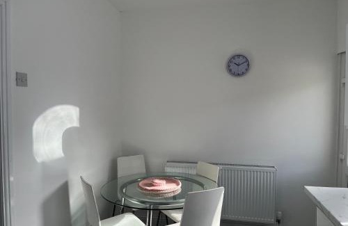 Liverpool House | 2 Bed Property with parking