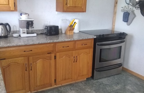 Shemogue Cottage | 2 bed sea view cottage, pet friendly, short walk to beach for kids & swimming