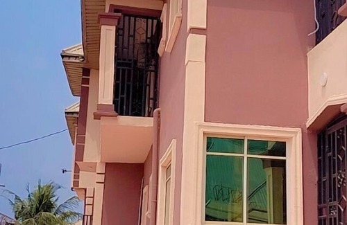 Benin City Apartment | 2 Bed-Sleeps 4-Free Parking-AirCon-2