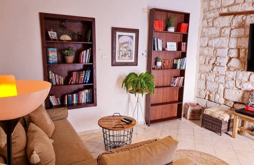 Safed Old City House | 2 Bed Suite in the Old City and Commercial District. 2 Balconies, Meiron Scenery