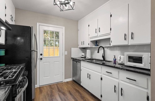 Northeast Pensacola House | 2 Bed Townhouse * Fenced Yard * Dog Friendly * Fox Den C