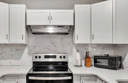 Bynum House | 2 BED, Tv, Moroccan Style, kids essentials, Walk to Golf, close to shopping