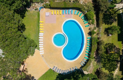 Aldeia das Acoteias Apartment | 2-Bed w/Pool 500m from Falésia Beach