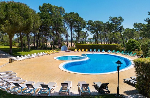 Aldeia das Acoteias Apartment | 2-Bed w/Pool 500m from Falésia Beach