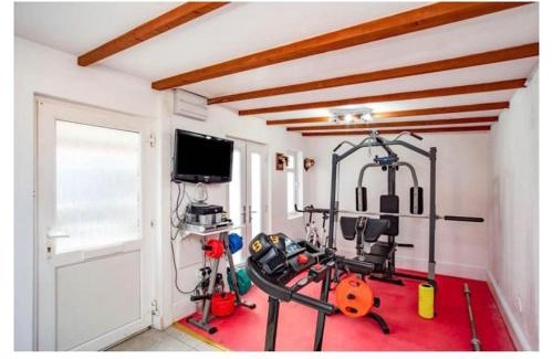 Leavesden Apartment | 2 Bed - walking distance to Harry Potter Studio