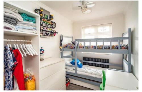 Leavesden Apartment | 2 Bed - walking distance to Harry Potter Studio