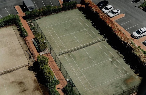 City West Apartment | 2-Bed with Gym, Tennis Court & Stunning Lake Views