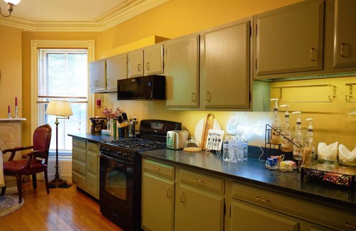 College Hill Apartment | 2 beded Luxury Guest Studio at the Hale House