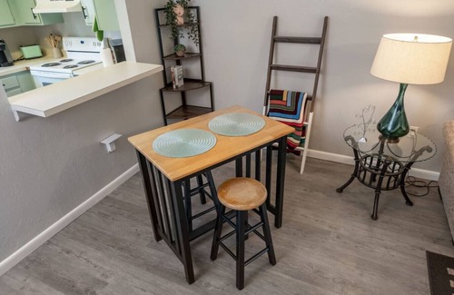 Gainesville Condo | 2 bedroom/1.5 bathroom condo Butler plaza