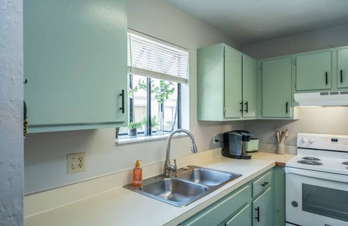 Gainesville Condo | 2 bedroom/1.5 bathroom condo Butler plaza