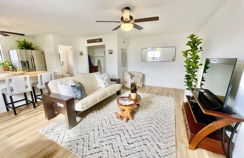 Kalaoa Cottage | 2 bedroom 1 bath cottage 10 minutes from beach
