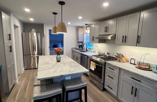Sebago Cottage | 2-bedroom 1 bath remodeled cottage