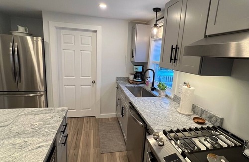 Sebago Cottage | 2-bedroom 1 bath remodeled cottage