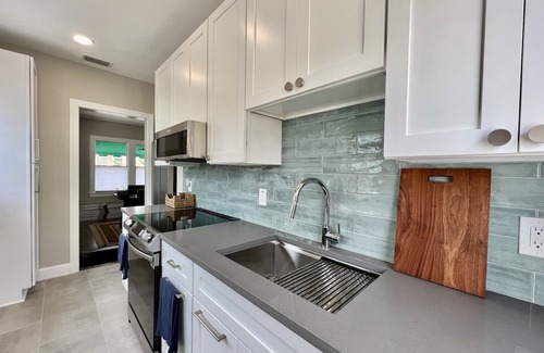 Tarpon Springs House | 2 Bedroom 1 Bath Historic Home in Tarpon Springs, FL