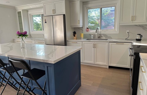 Mississauga House | 2 Bedroom 1 Bathroom house with self check in