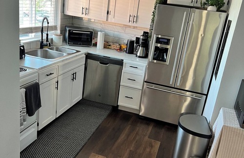 Northtown Apartment | 2-bedroom 1 bathroom apartment near downtown