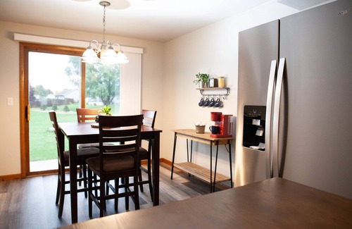 Bellevue House | 2 Bedroom, 1 Bathroom Convenient Green Bay Getaway