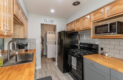 Wickliffe House | 2 bedroom, 1 bathroom, with office Retreat!