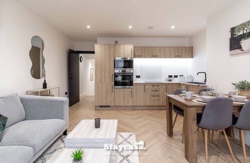 Trafford Apartment | 2 Bedroom, 1 Bathroom Apartment near Manchester Airport