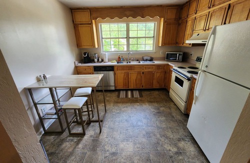 Tallahassee House | 2 Bedroom 2.5 Bath Near Tallahassee Memorial and Downtown